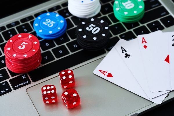PG Soft slot game interface on tomatbet slot showing reel layout and bet controls